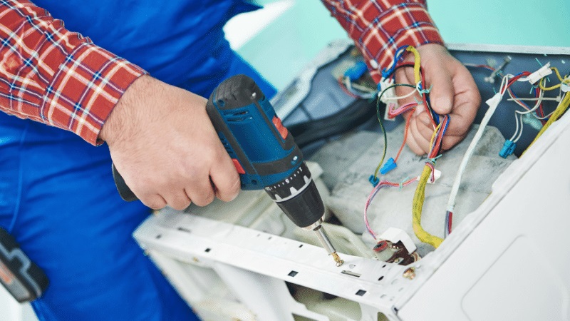 Turgutlu Midea Midea çamaşır makinesi kart tamiri – Su almama arızası orijinal parça ile giderildi. - Teknik servis örneği